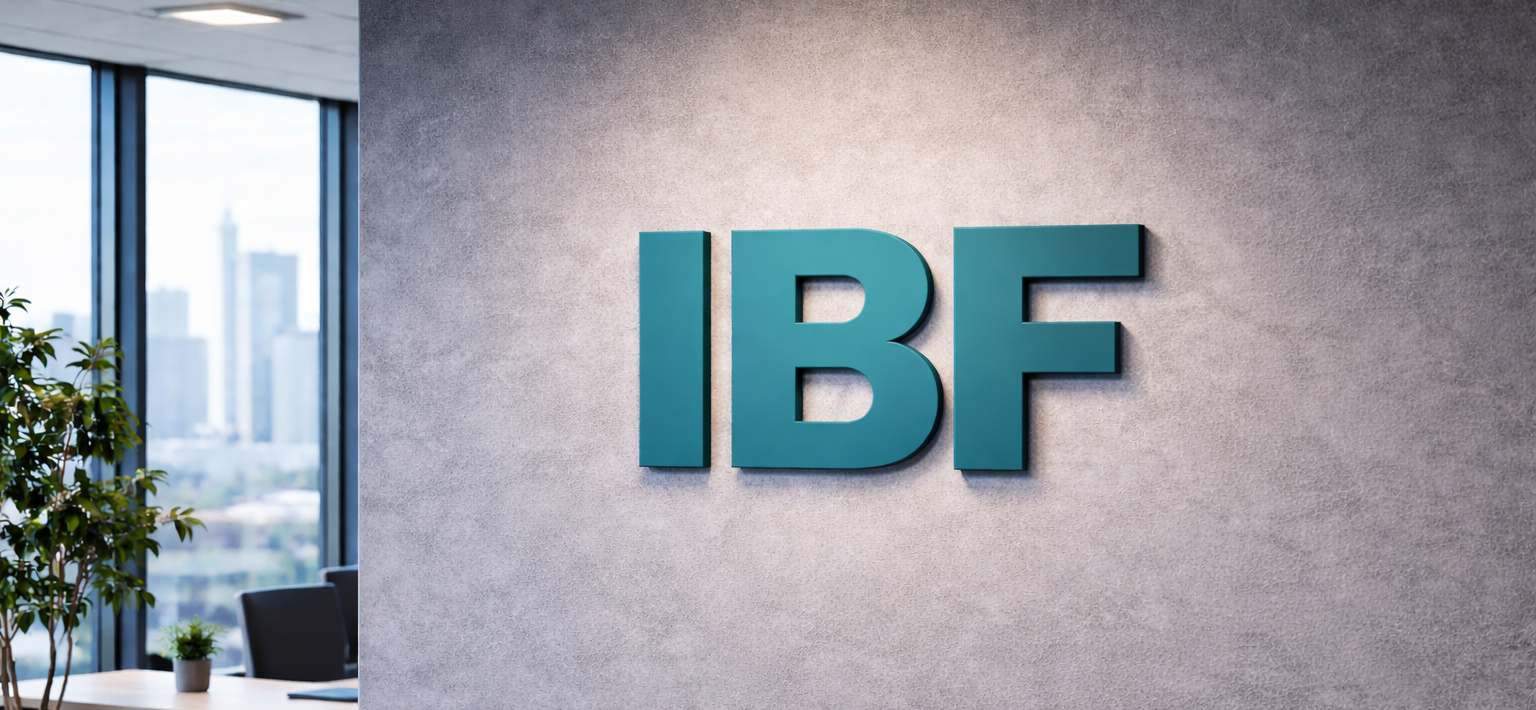 Moderne Bürogestaltung mit IBF-Logo
